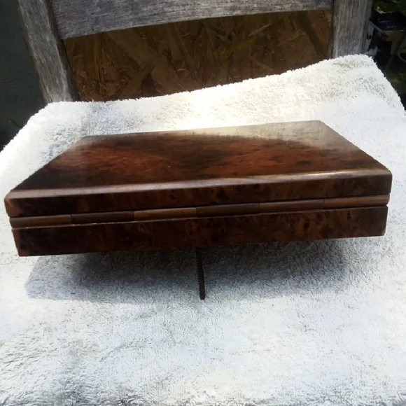 Elegant Brown Wooden Box - Picture 7 of 7